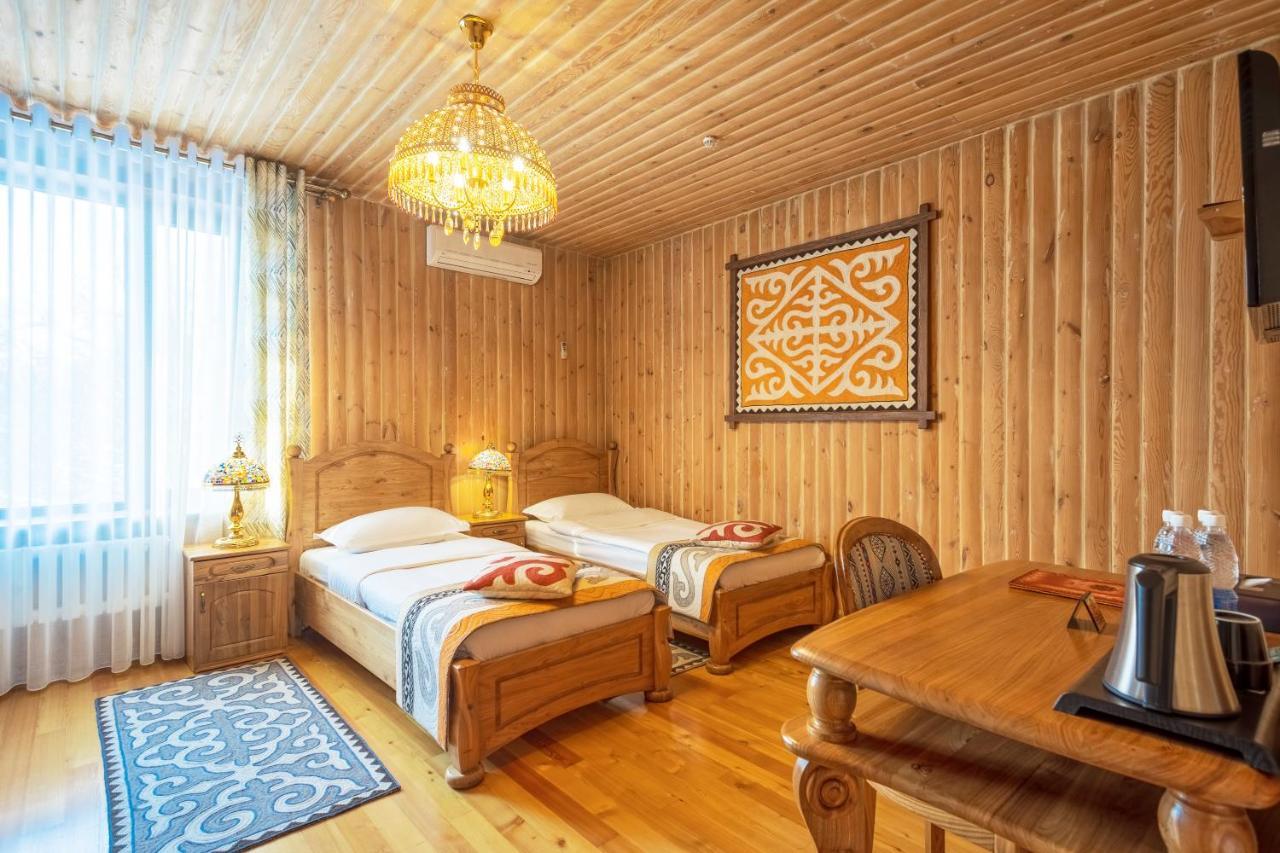 Navat Hotel Bishkek Exterior photo
