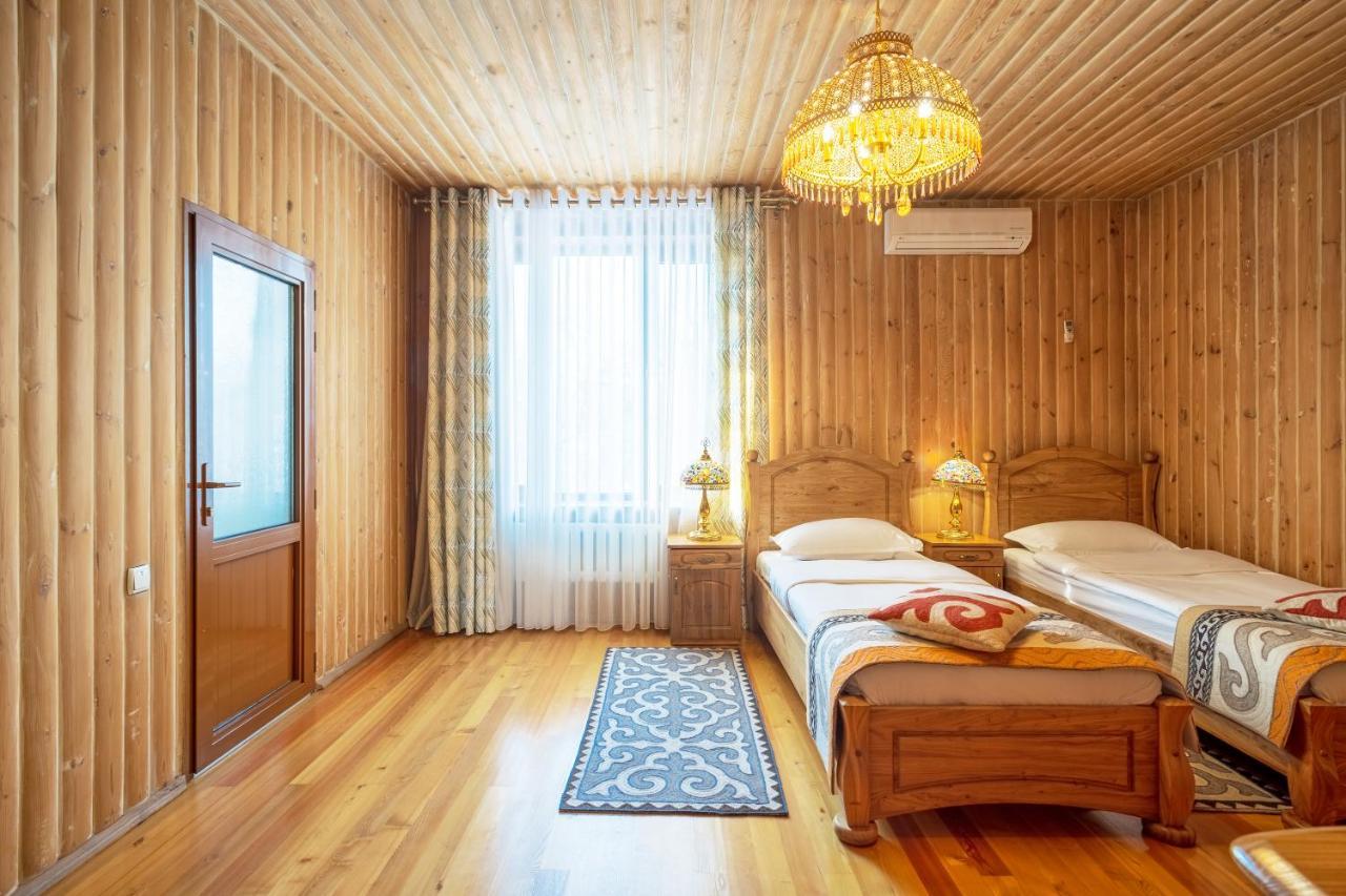 Navat Hotel Bishkek Exterior photo