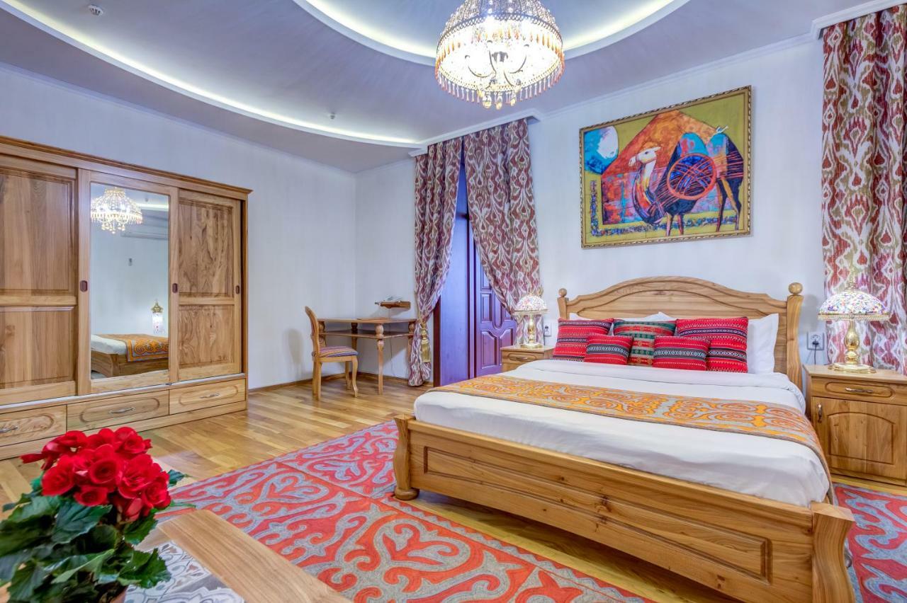 Navat Hotel Bishkek Exterior photo