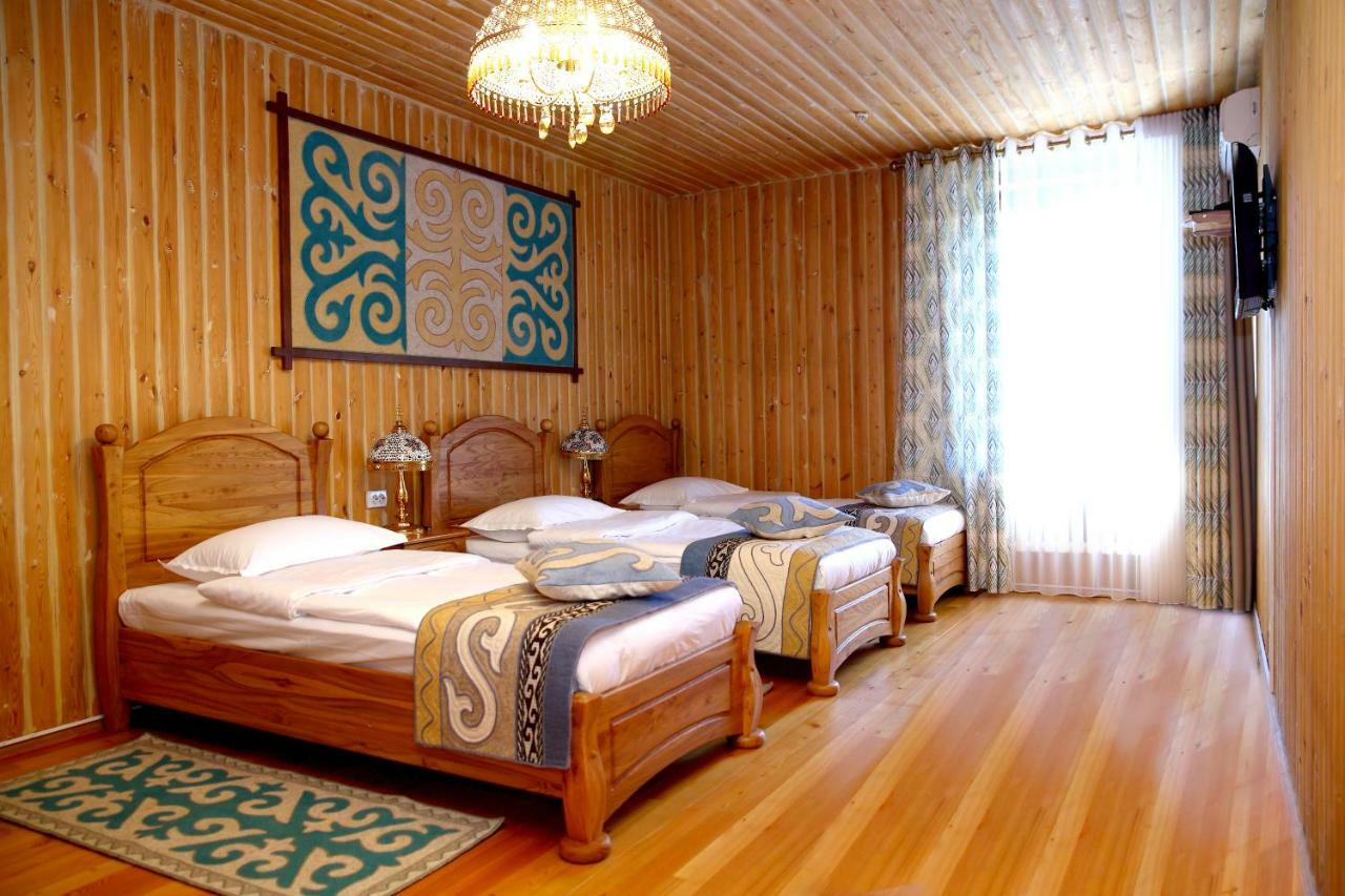 Navat Hotel Bishkek Exterior photo