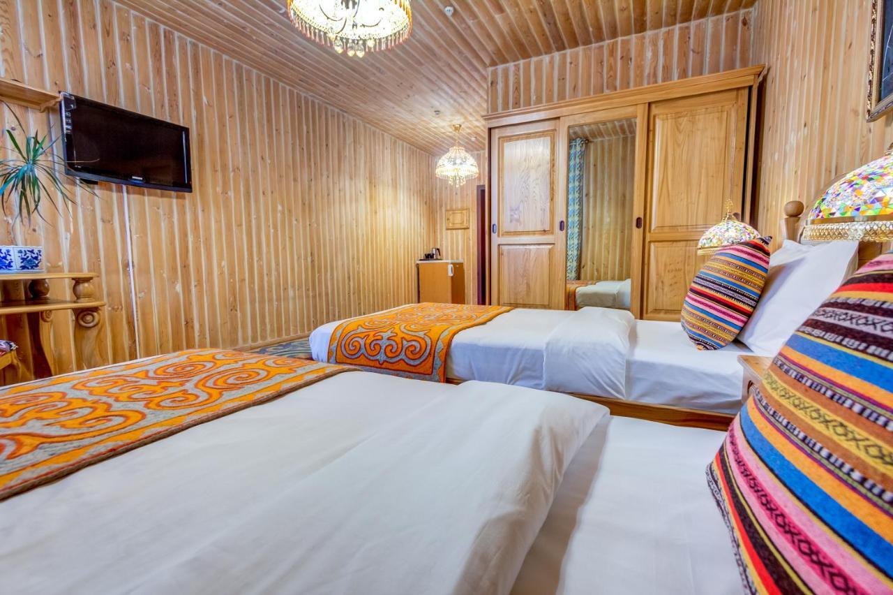 Navat Hotel Bishkek Exterior photo