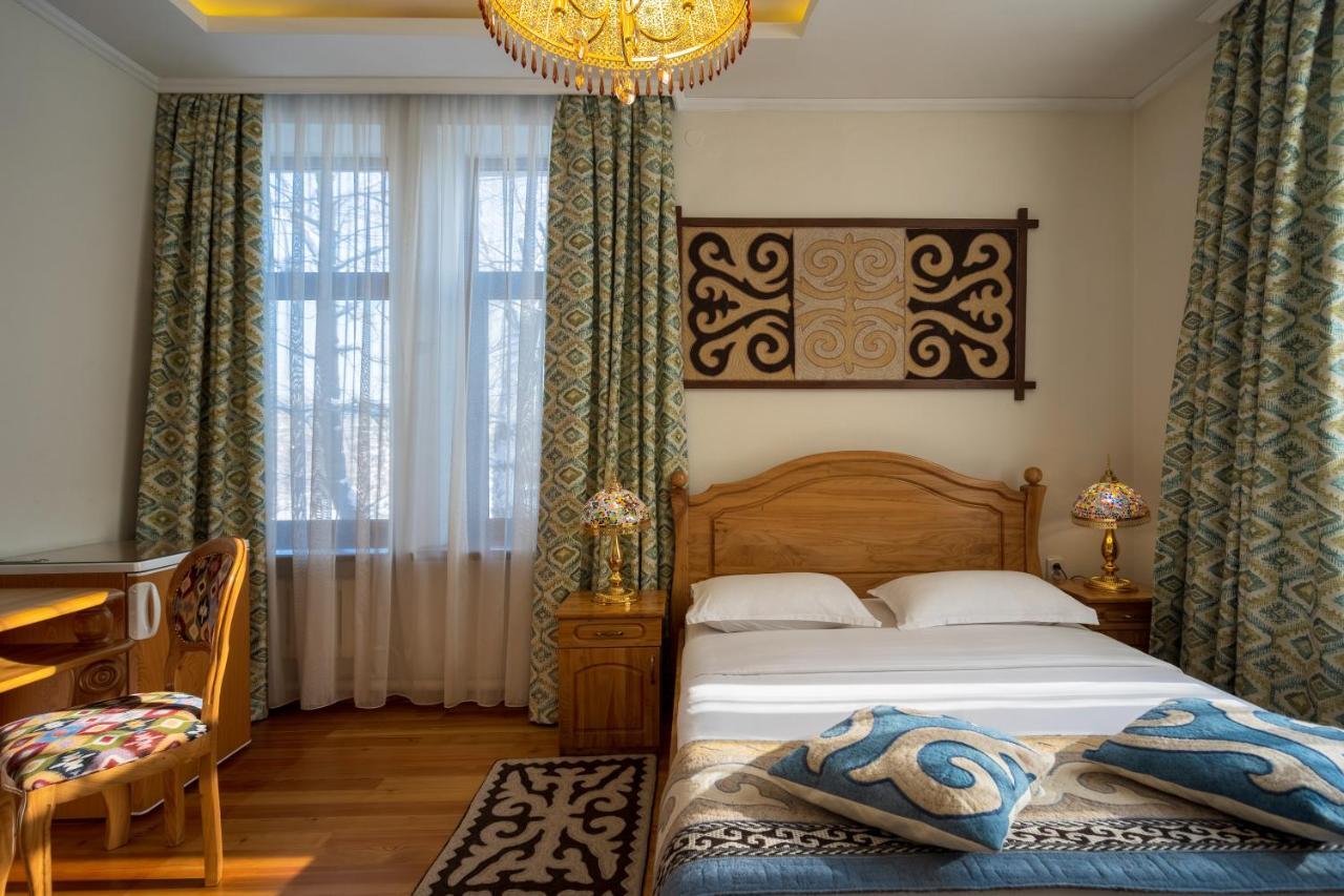 Navat Hotel Bishkek Exterior photo