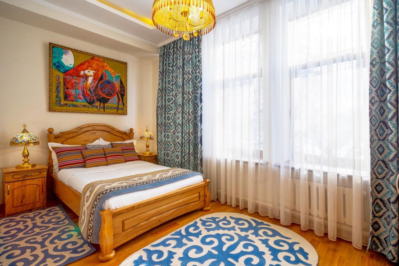 Navat Hotel Bishkek Exterior photo