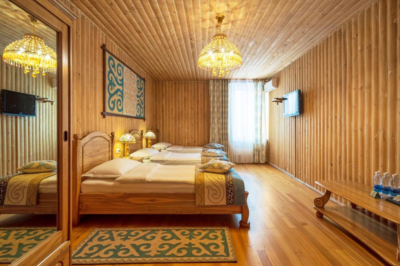 Navat Hotel Bishkek Exterior photo