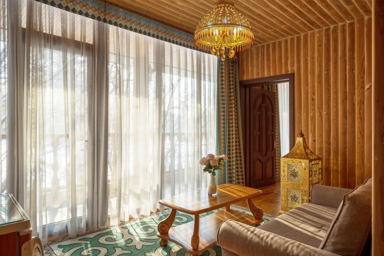Navat Hotel Bishkek Exterior photo