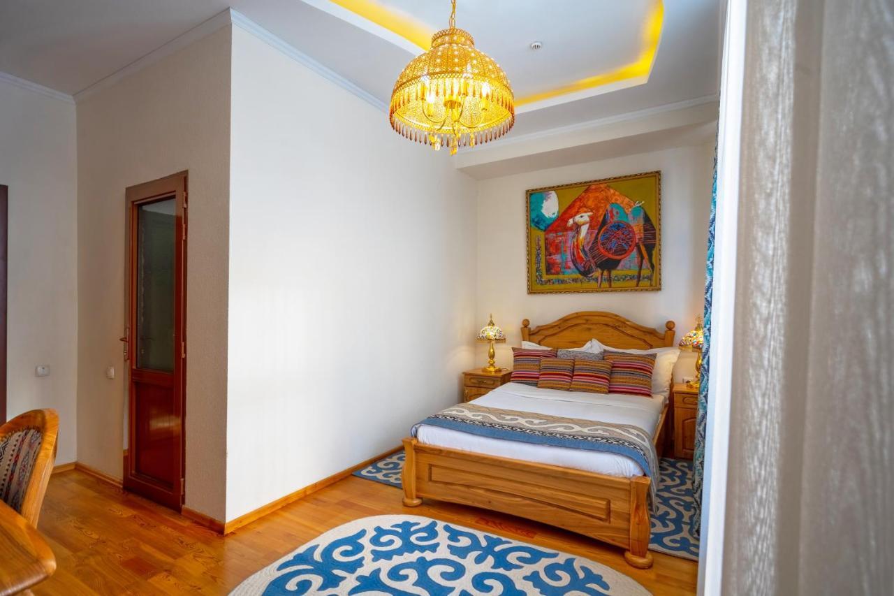 Navat Hotel Bishkek Exterior photo