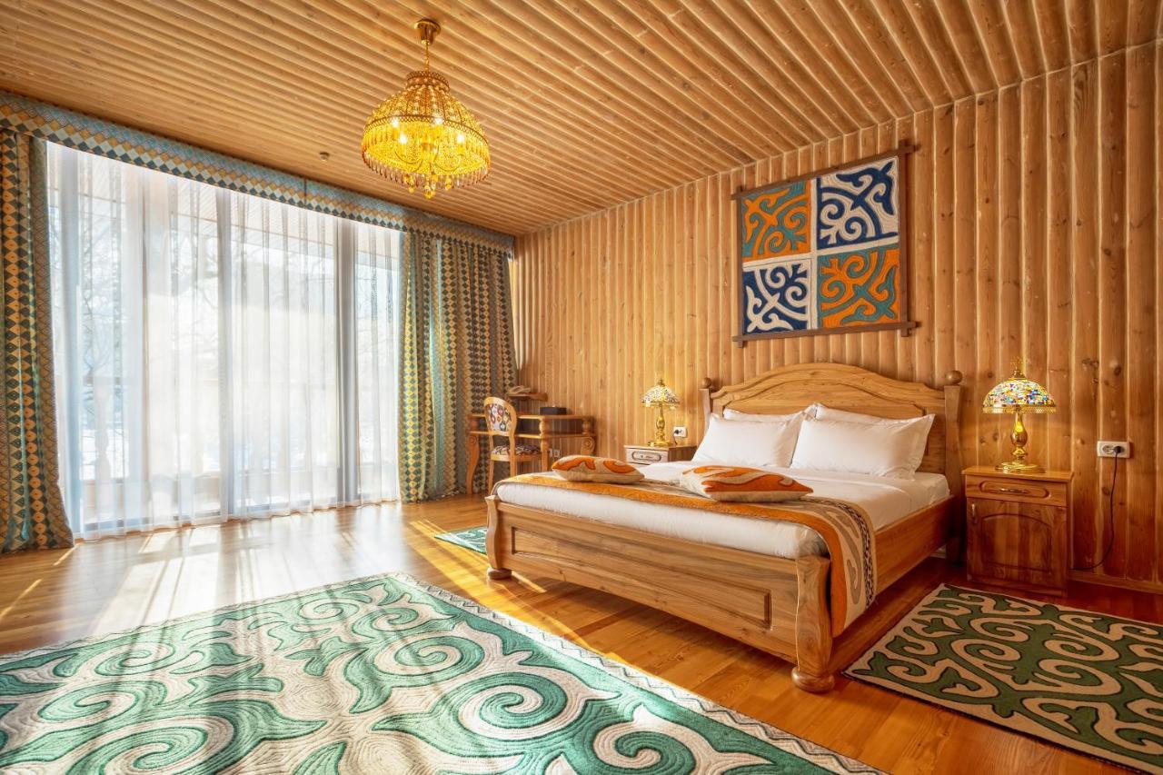 Navat Hotel Bishkek Exterior photo