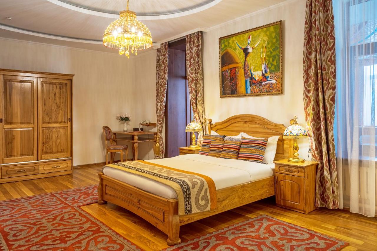 Navat Hotel Bishkek Exterior photo