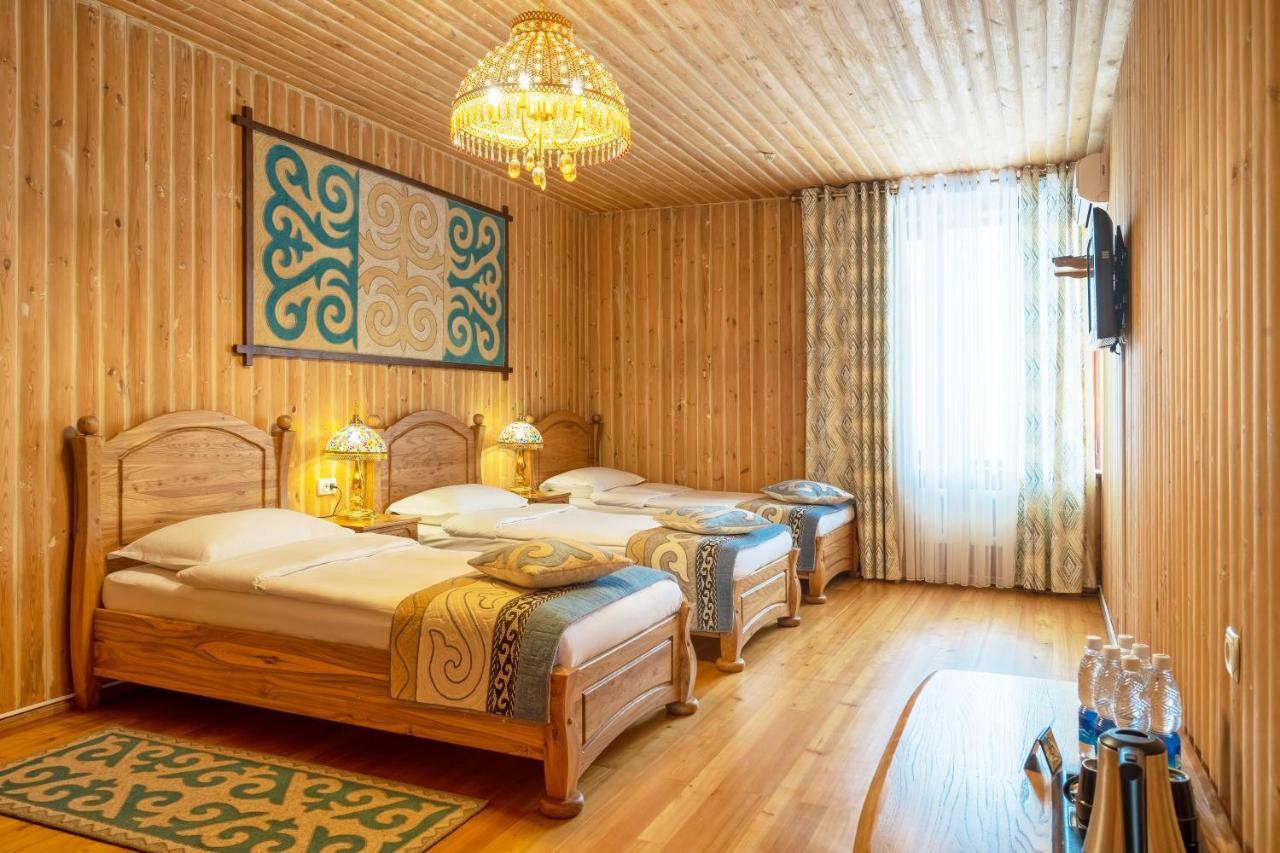 Navat Hotel Bishkek Exterior photo